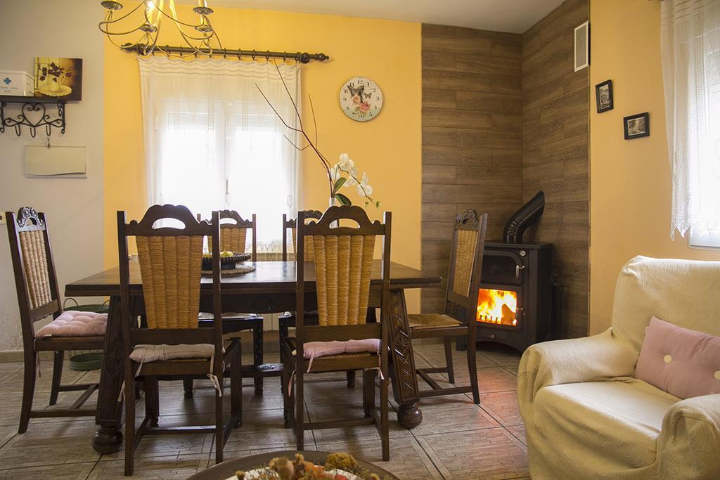 Maison d'hôtes Casa Rural Reyes Catolicos à San Leonardo de Yagüe Extérieur photo